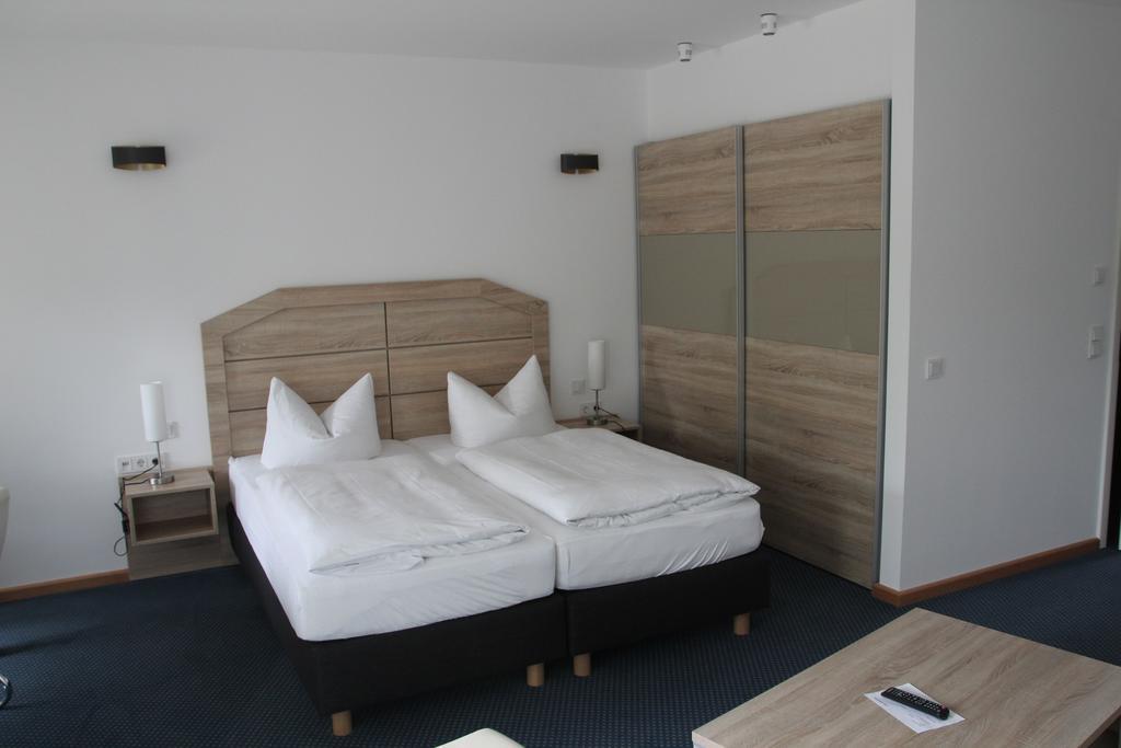Hotel Lindenstrasse Neuenhagen bei Berlin Extérieur photo
