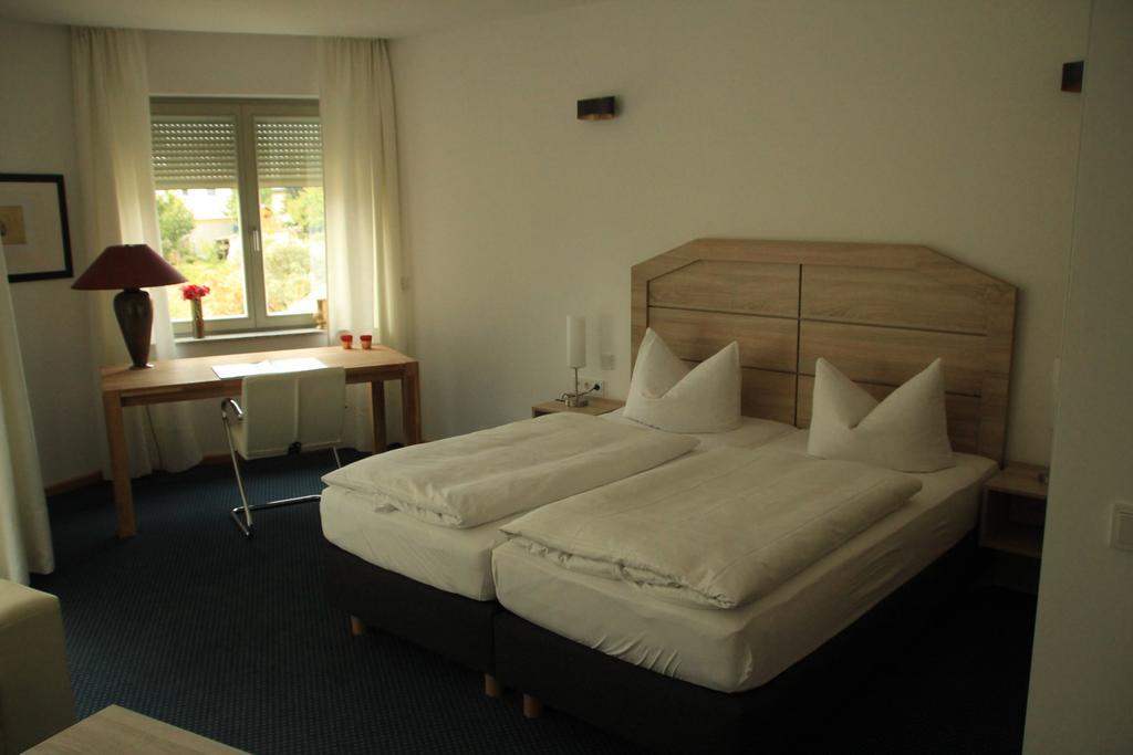 Hotel Lindenstrasse Neuenhagen bei Berlin Extérieur photo